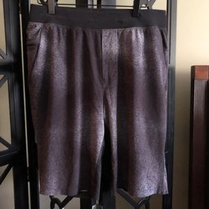 lululemon athletica T.H.E. Short 11" Linerless LG